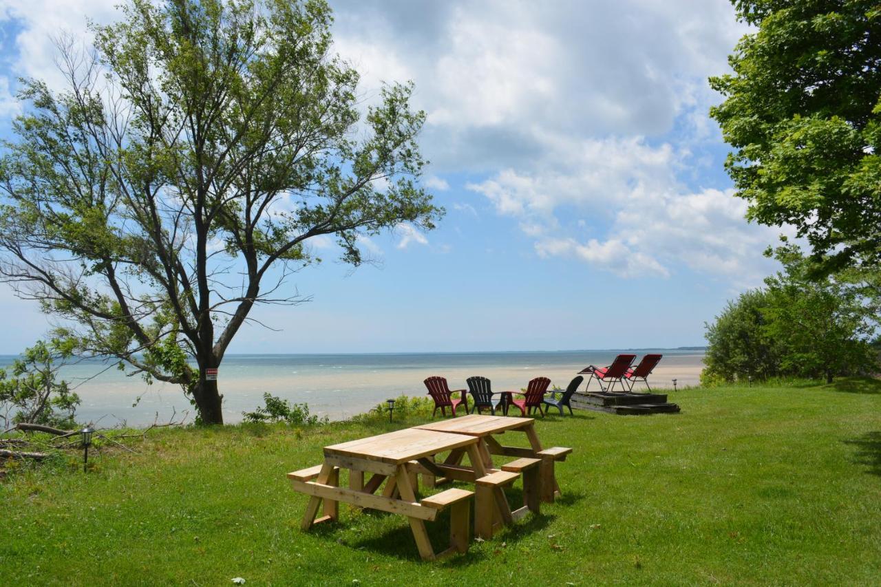 Birds Point Cottage On A Cliff Facing Lake Erie. Wheatley Exterior foto